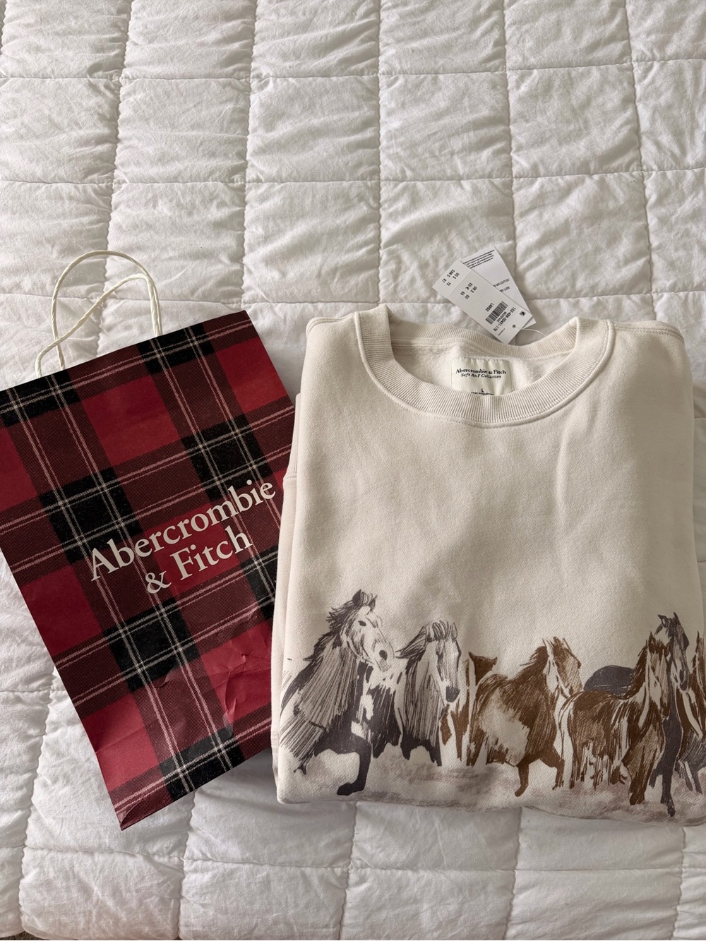 Abercrombie & Fitch Cream Sweatshirt with Horse Print
